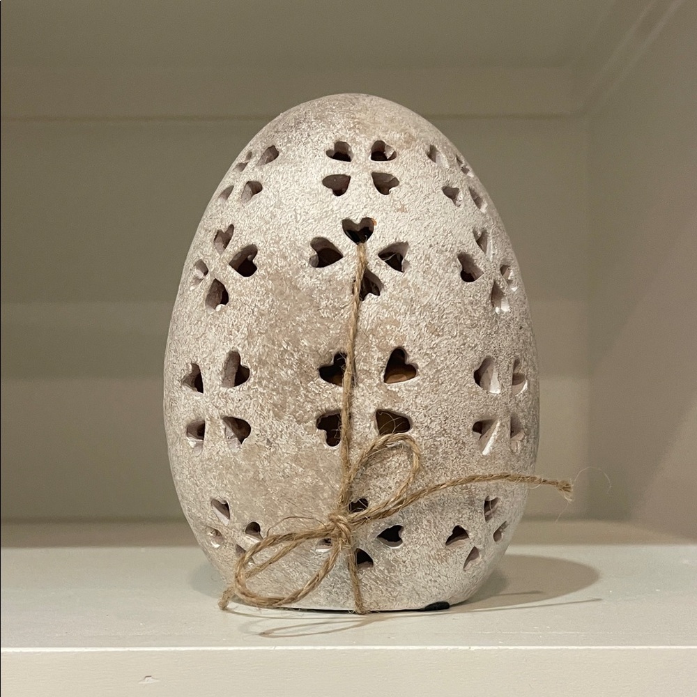 Source Unknown Cream Heart Cutout Egg Decor